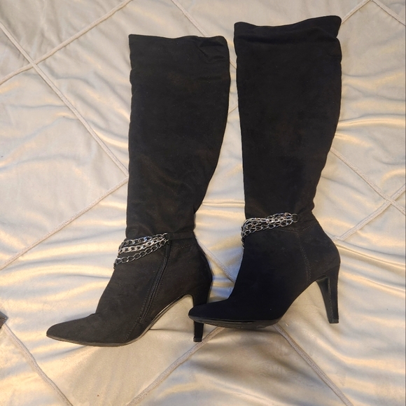 Velvet Heart Boots - Picture 1 of 5